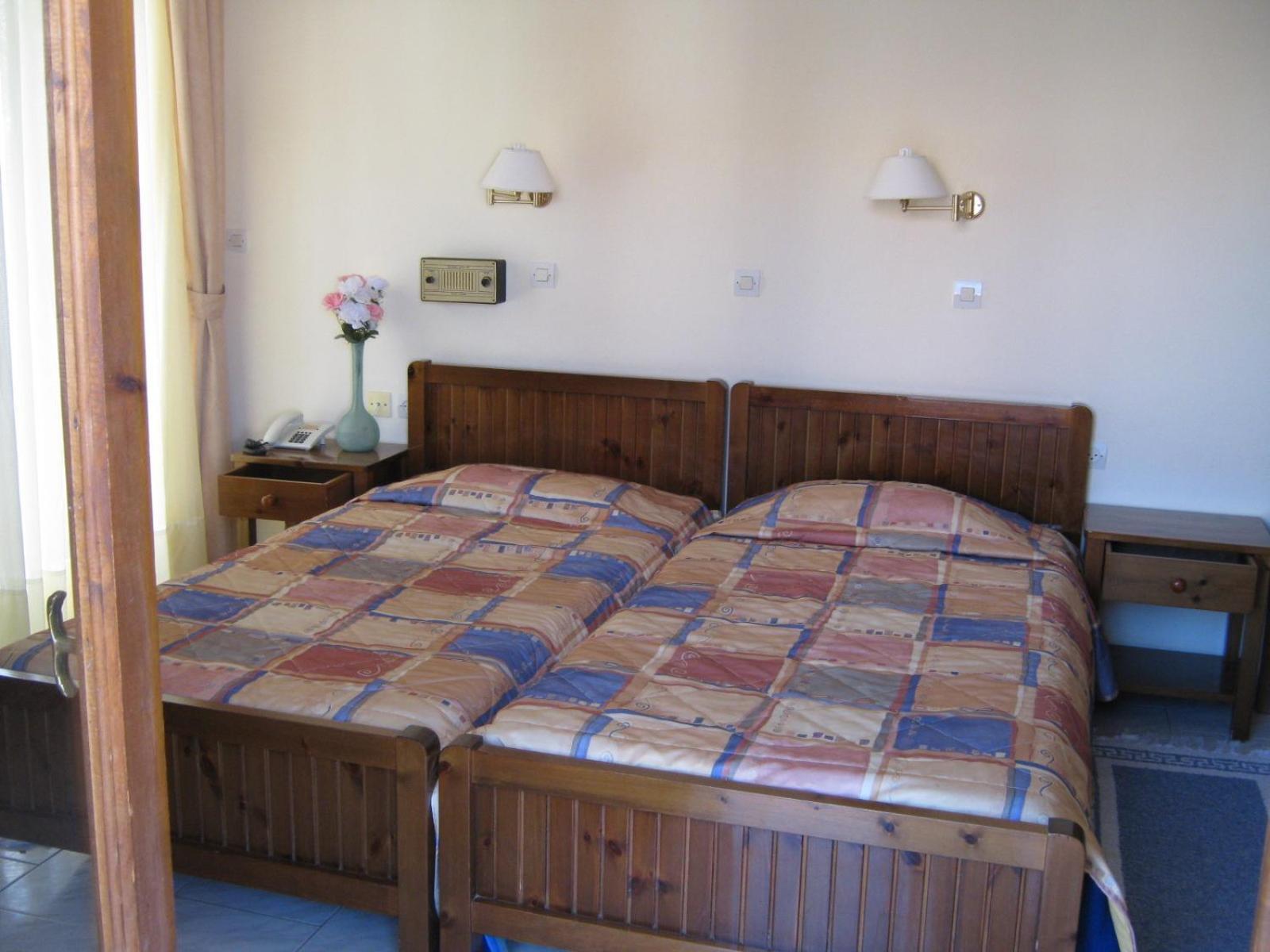 Odyssey Hotel Apartments Карпатос Екстериор снимка